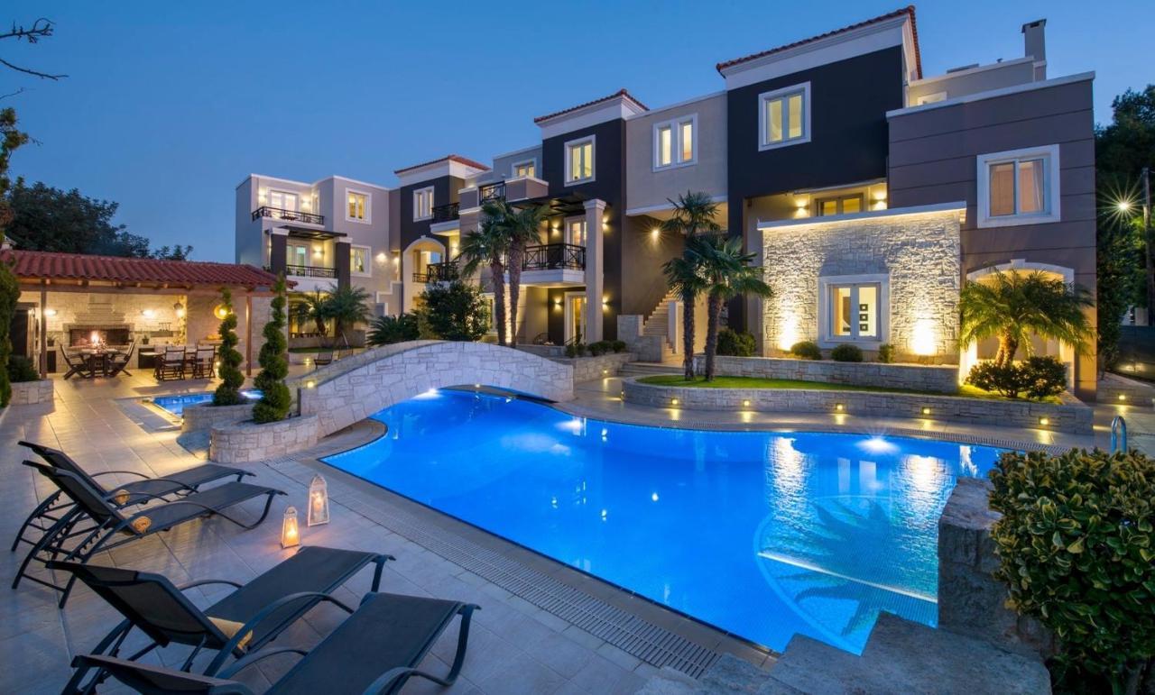 Artdeco Luxury Apartment